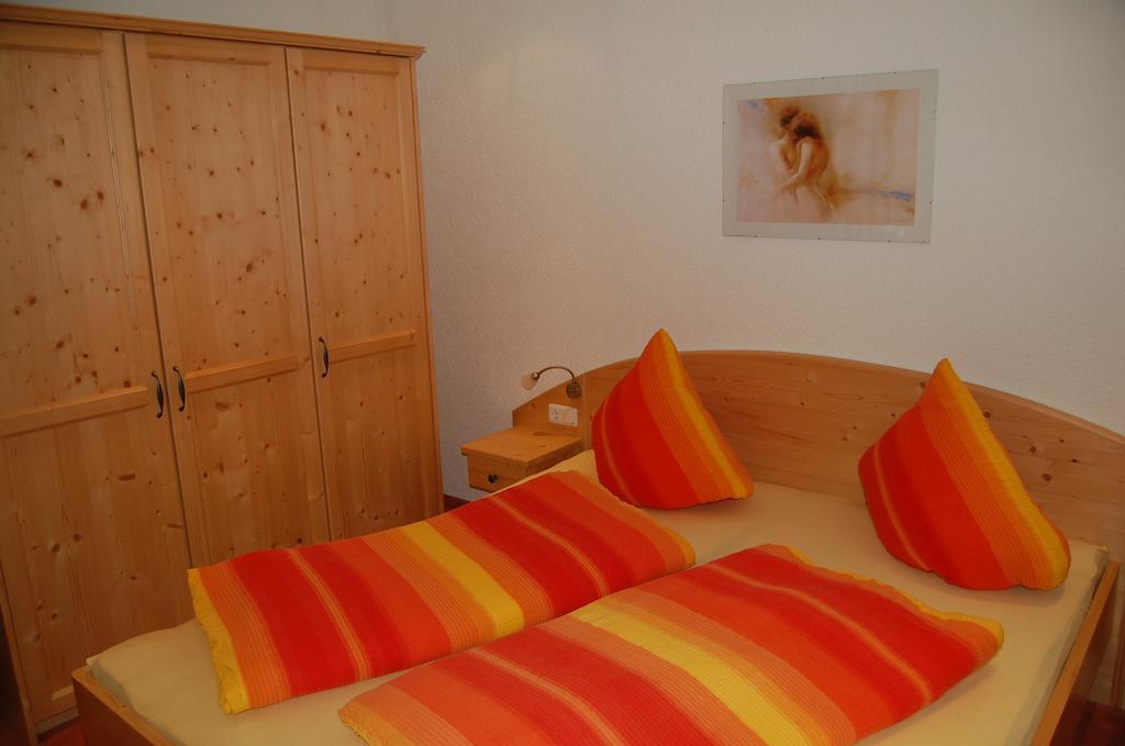 Haus Kinsperger Lägenhet Klosterle am Arlberg Rum bild